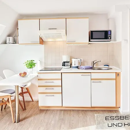 Ferienwohnung Mit Balkon In Zentraler Und Ruhiger Lage Büsum Buitenkant foto