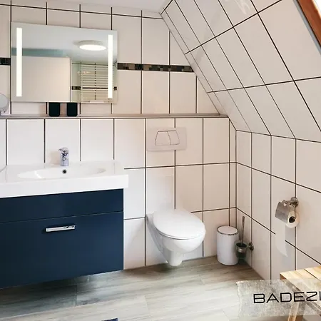 Ferienwohnung Mit Balkon In Zentraler Und Ruhiger Lage Büsum Buitenkant foto